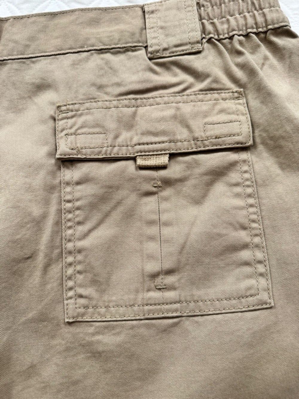 NWT St. John's Bay 100% Cotton Tan Hiking Cargo 7" Inseam Shorts Size 44 - Picture 11 of 13